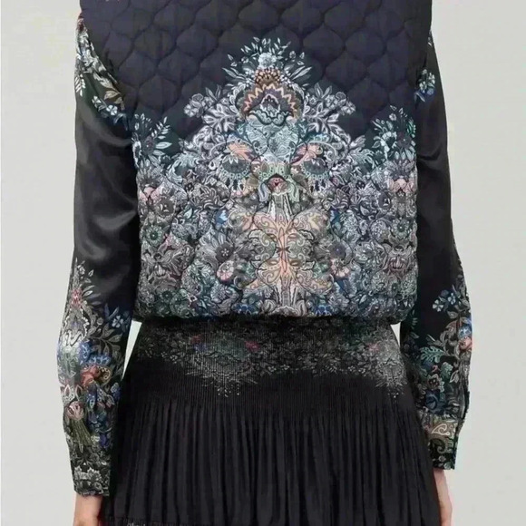 Current air crop diamond quilted puffer vest black/multi
multiple sizes - Picture 5 of 7